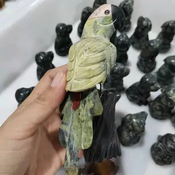 Looduslik Mineraal kristall Loomade Lindude figuriin kivi Papagoi kuju Pere Teenetemärgi